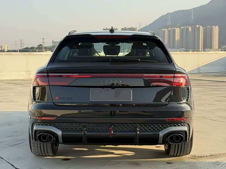 2025 Audi RS Q8