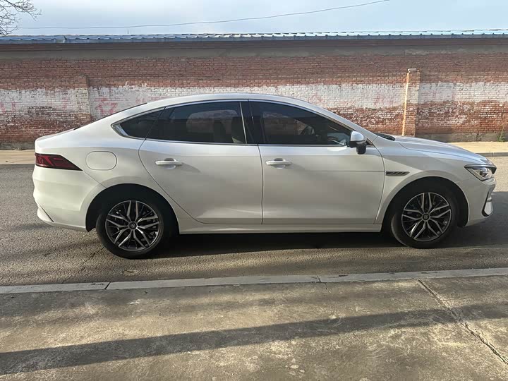 BYD Qin Plus 2021 2021款 EV 500KM 尊贵型