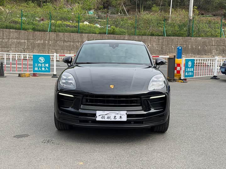 2026 Porsche Macan