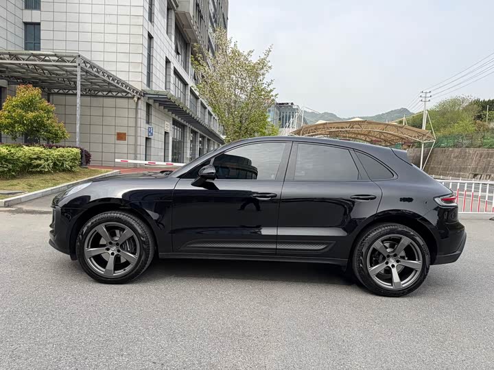 2026 Porsche Macan