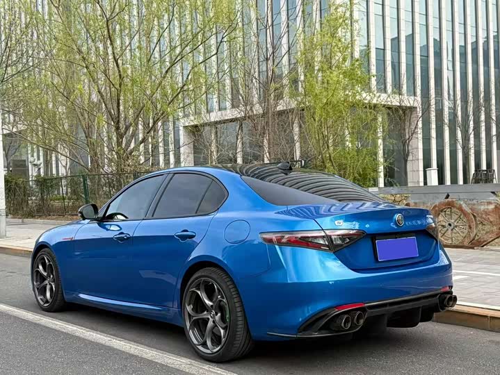 Alfa Romeo Giulia 2023 2023款 2.0T 280HP 赛道版