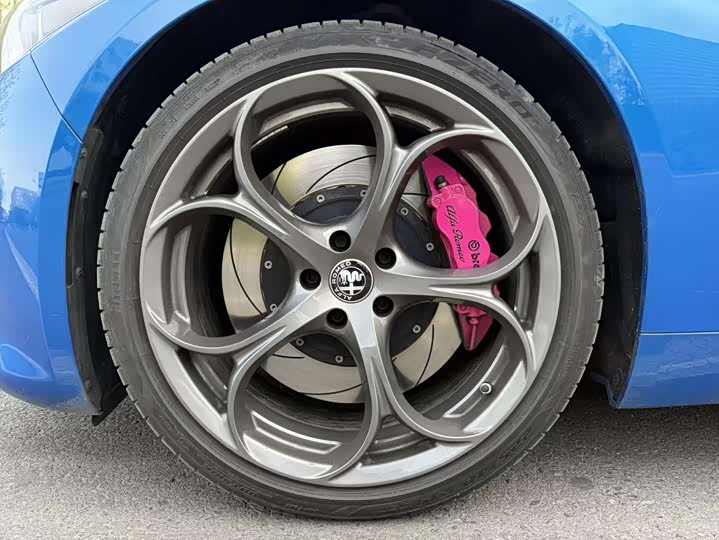 Alfa Romeo Giulia 2023 2023款 2.0T 280HP 赛道版