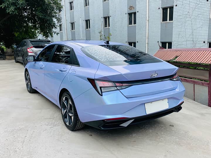 Photo 6 - Hyundai Elantra N line
