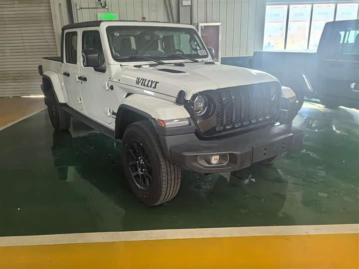 2023 Jeep Gladiator