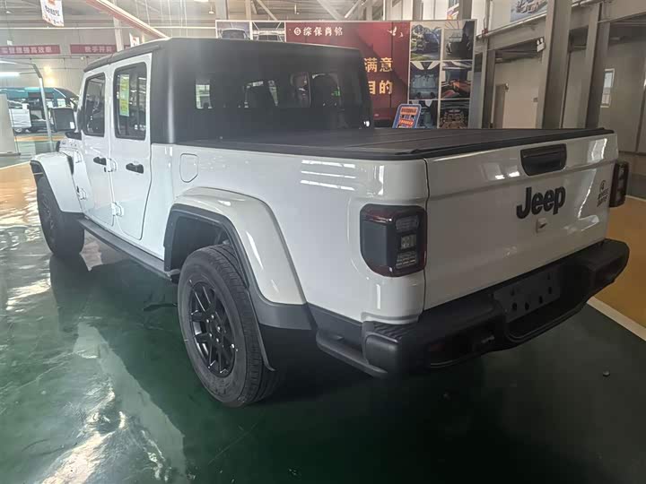 2023 Jeep Gladiator
