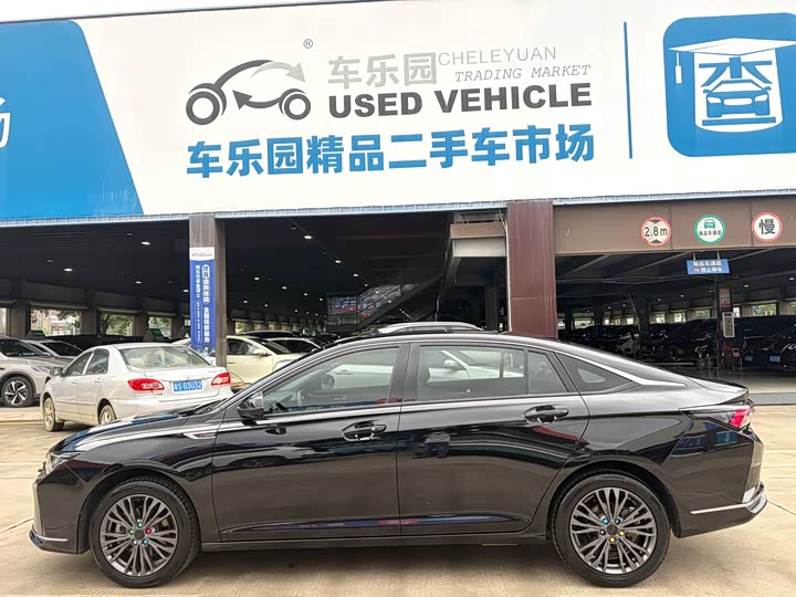 Dongfeng Aeolus Yixuan Max 2022 2022款 1.5T 超帅潮爸版