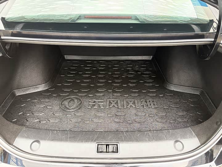Dongfeng Aeolus Yixuan Max 2022 2022款 1.5T 超帅潮爸版