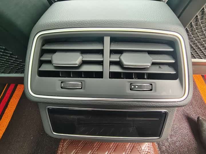 Zdjęcie 9 - Audi A6L