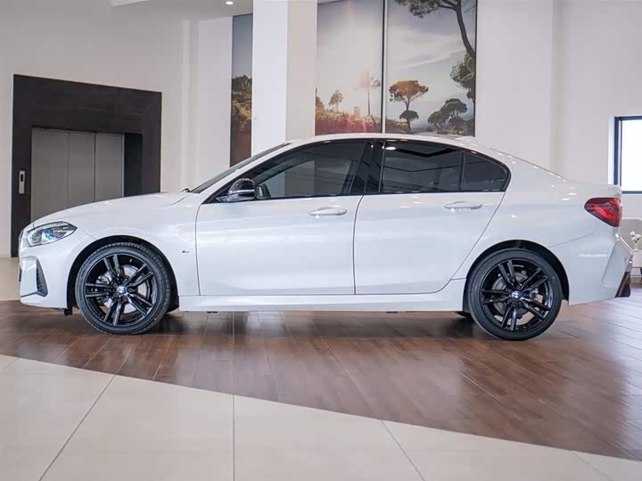 BMW 1 Series 2023 2023款 125i M运动曜夜版