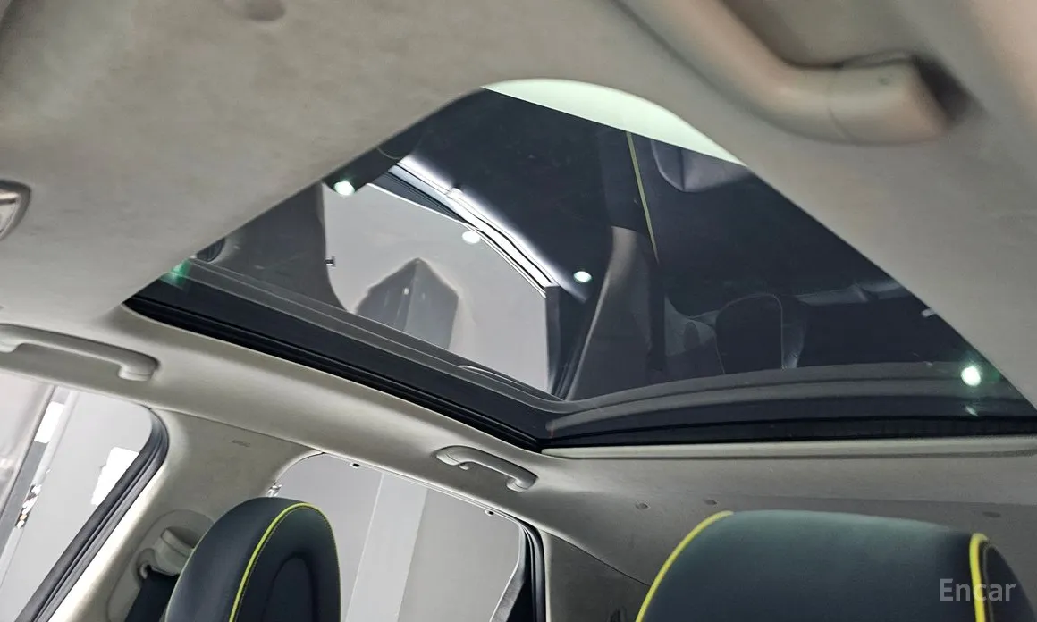 Photo 18 - Genesis GV60