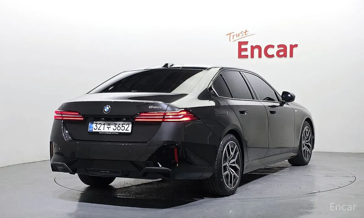 Фото 2 - BMW 5 Series