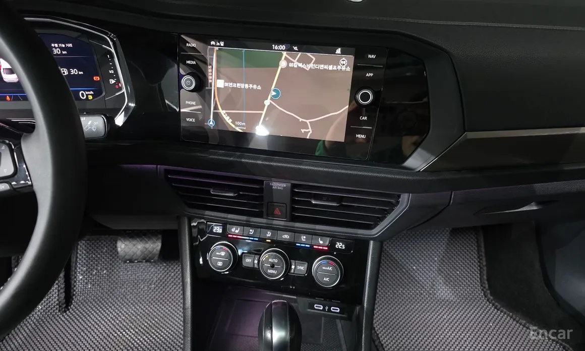 Photo 13 - Volkswagen Jetta