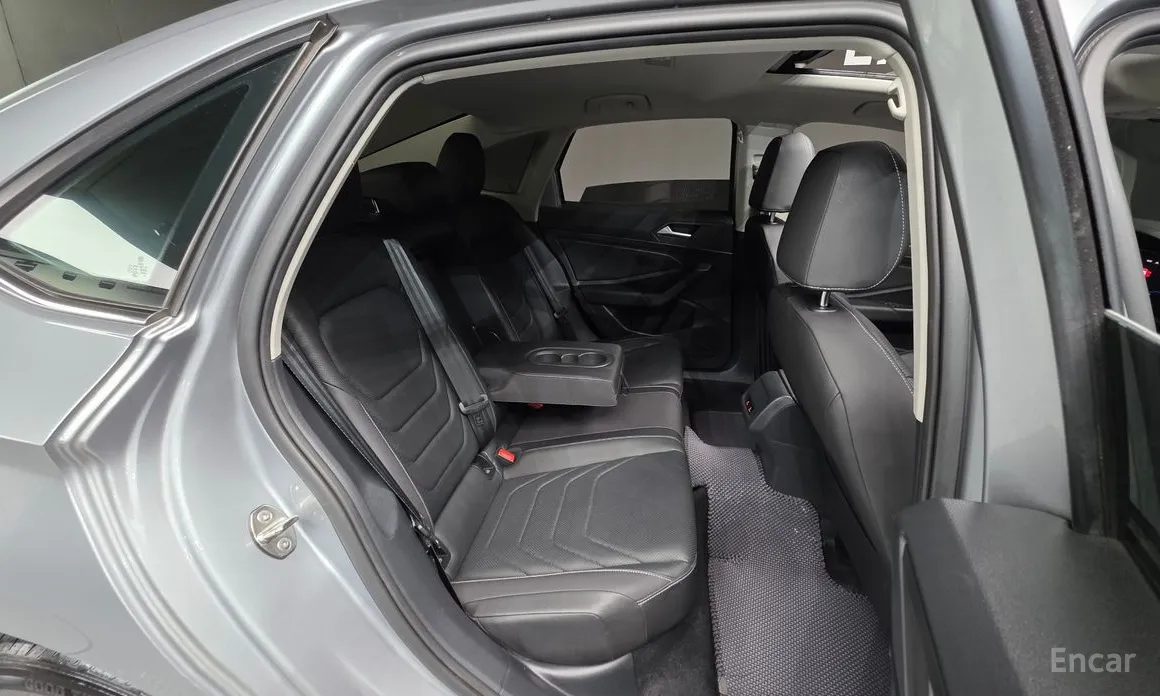 Photo 18 - Volkswagen Jetta