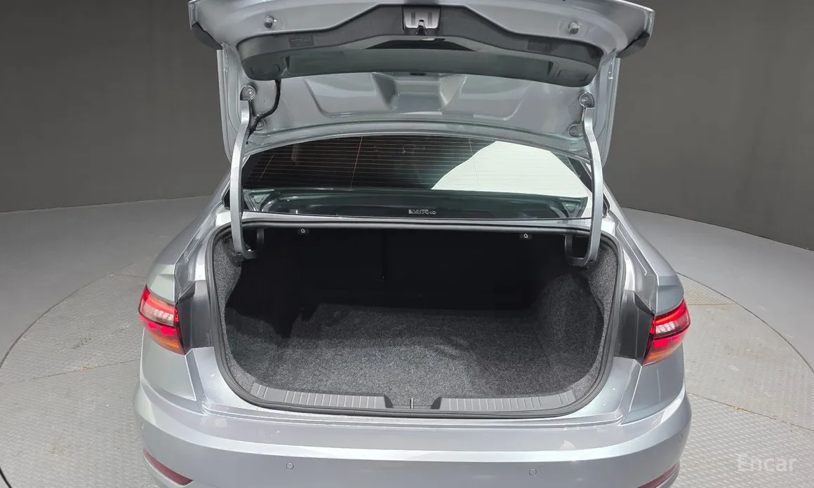 Photo 19 - Volkswagen Jetta