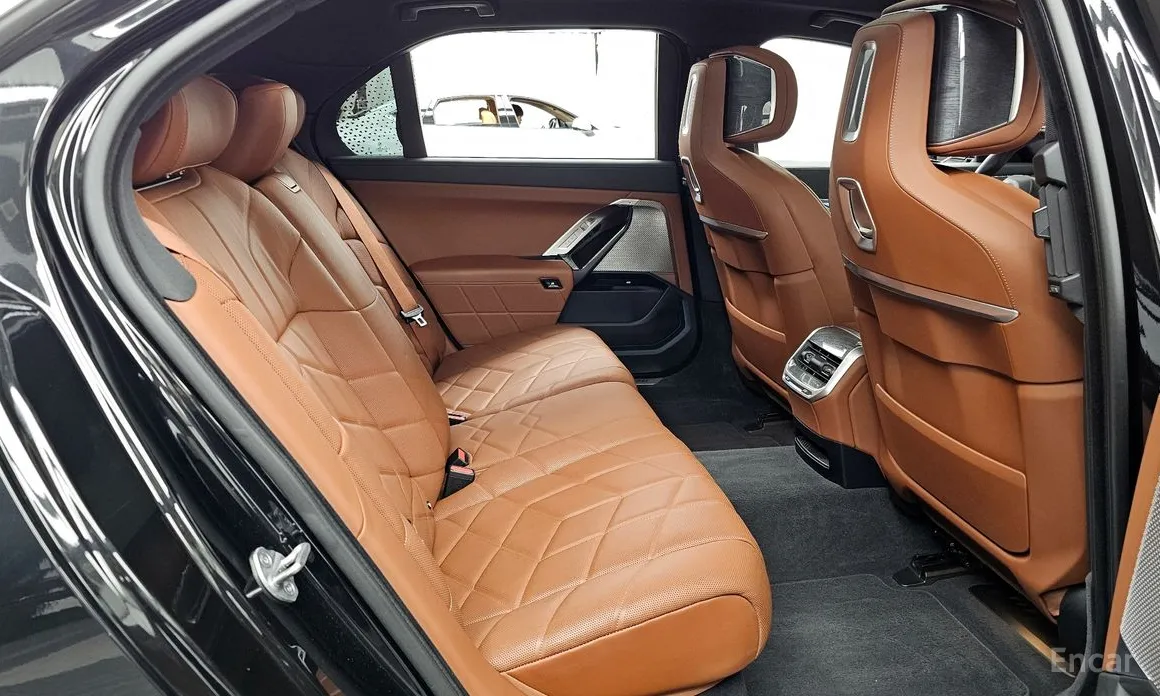 Фото 12 - BMW 7 Series