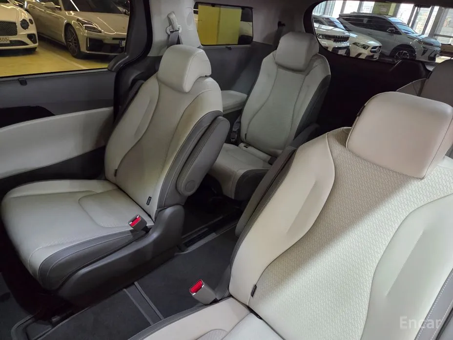 Kia Carnival 2023 HEV 9seater Signature