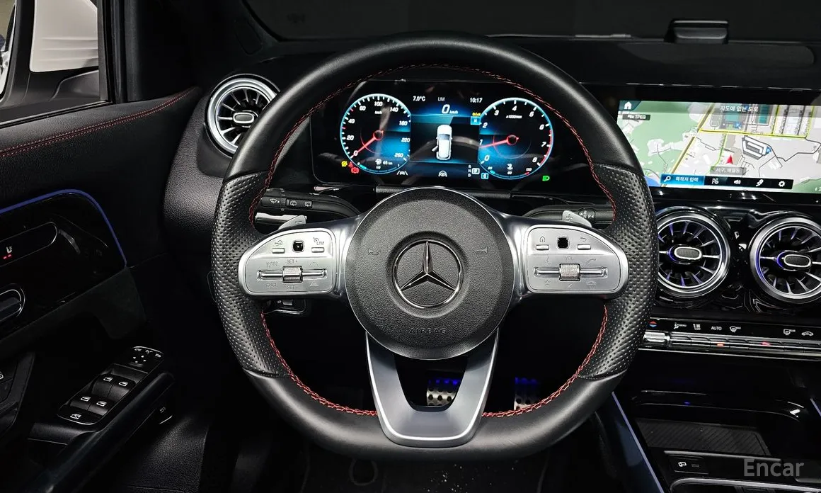 Фото 13 - Mercedes-Benz GLA-Class