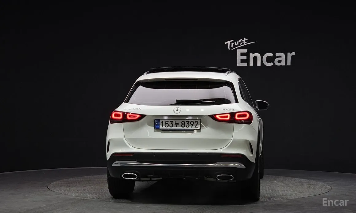 Фото 4 - Mercedes-Benz GLA-Class