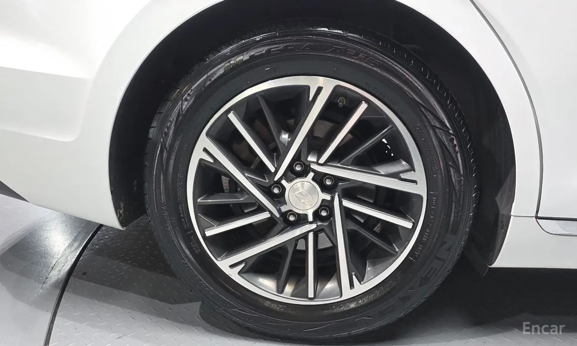 Фото 5 - Hyundai Grandeur