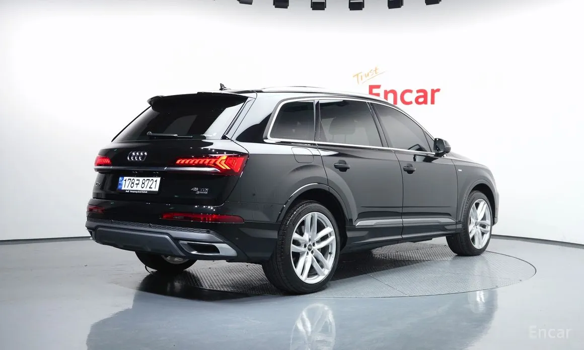 Фото 2 - Audi Q7
