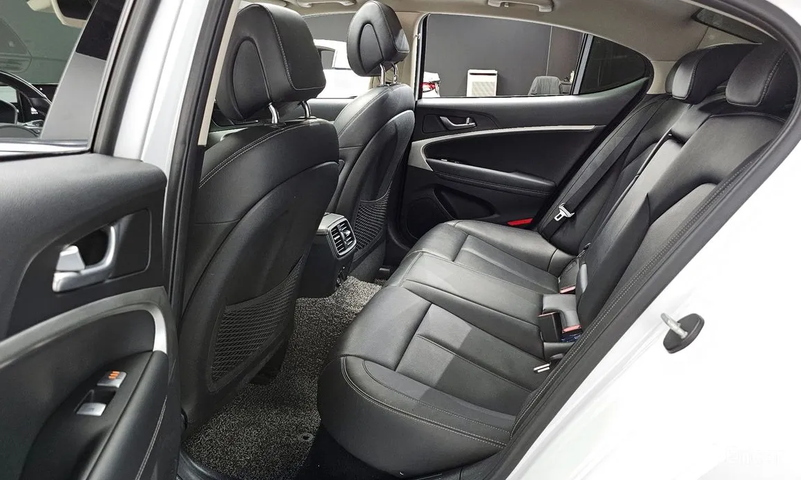 Genesis G70 2020 Gasoline 2.0T 2WD