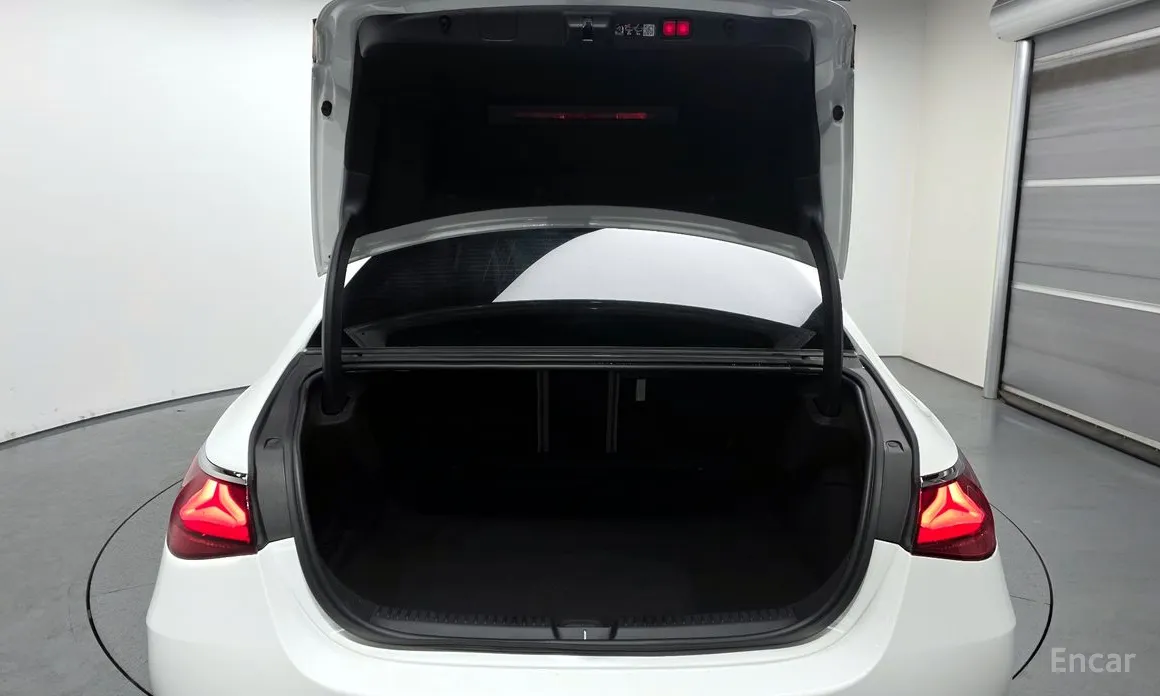 Mercedes-Benz E-Class 2024 E200 AMG Line