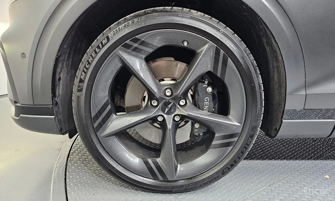 Фото 5 - Genesis GV70