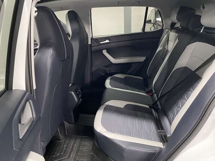 Volkswagen Tharu 2025 2025款 新锐 300TSI 锐意版