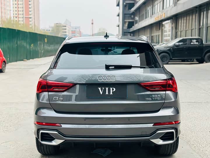 Photo 8 - Audi Q3