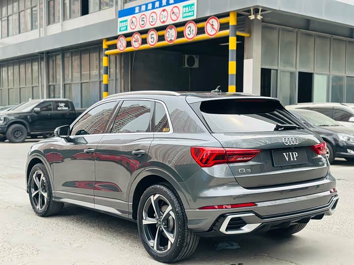 Photo 9 - Audi Q3