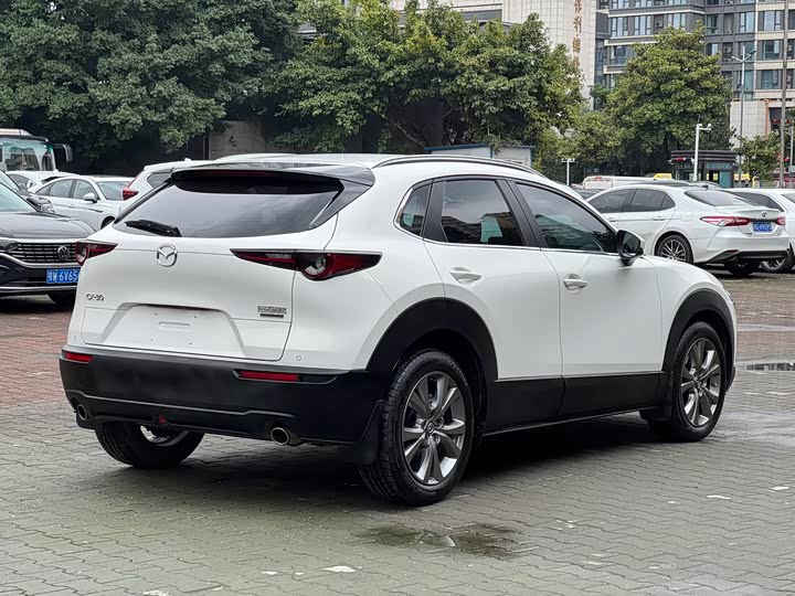 Фото 4 - Mazda CX-30