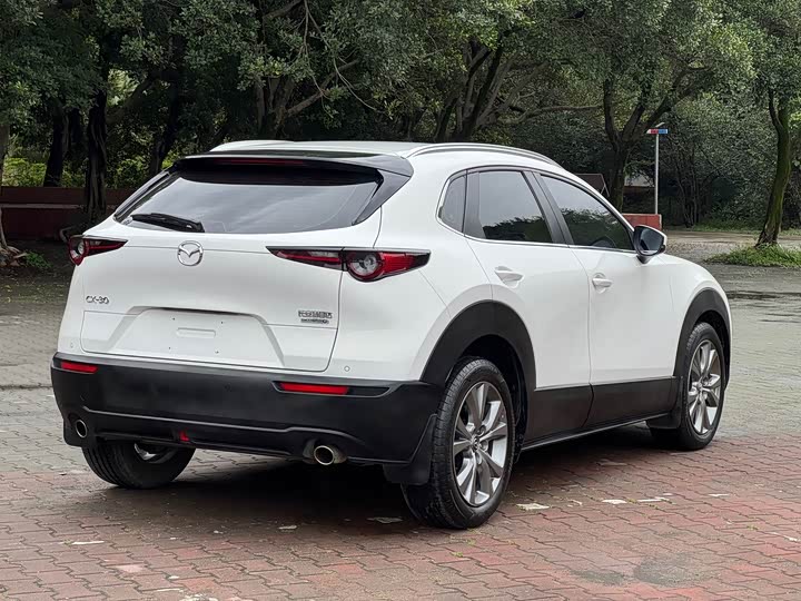 Фото 9 - Mazda CX-30