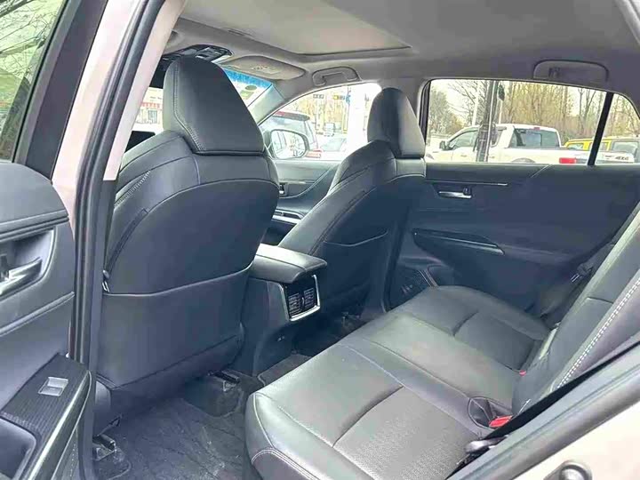 Toyota Venza 2022 2022款 双擎 2.5L CVT两驱尊贵版
