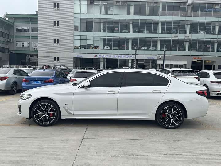 Фото 3 - BMW 5 Series