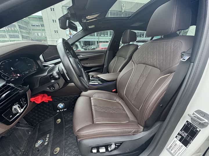 Фото 9 - BMW 5 Series