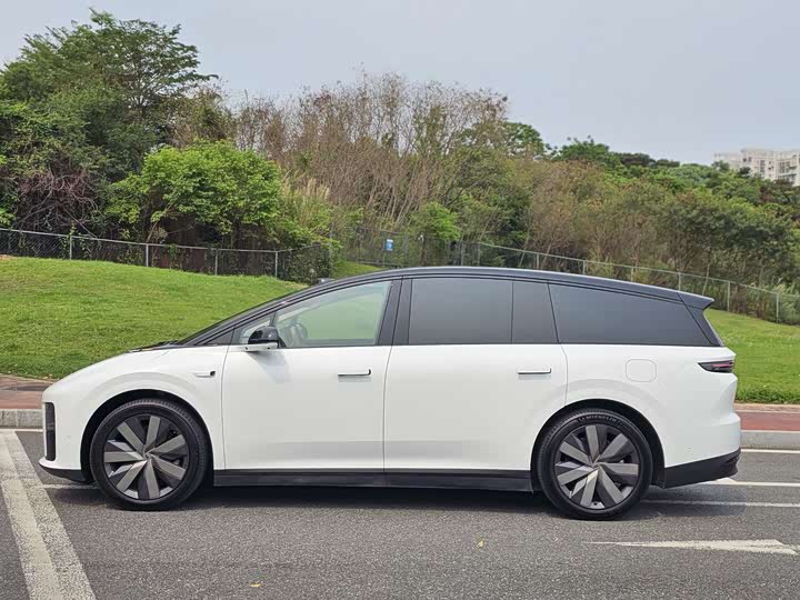 LiXiang i8 2025 2025款 标准版