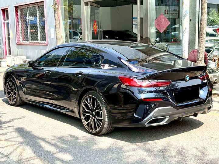 BMW 8 Series 2022 2022款 840i xDrive 四门轿跑车 M运动套装