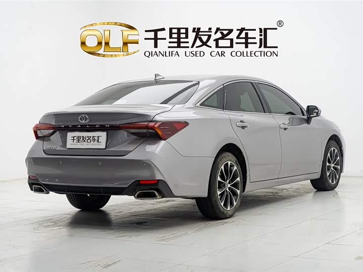 Фото 4 - Toyota Avalon