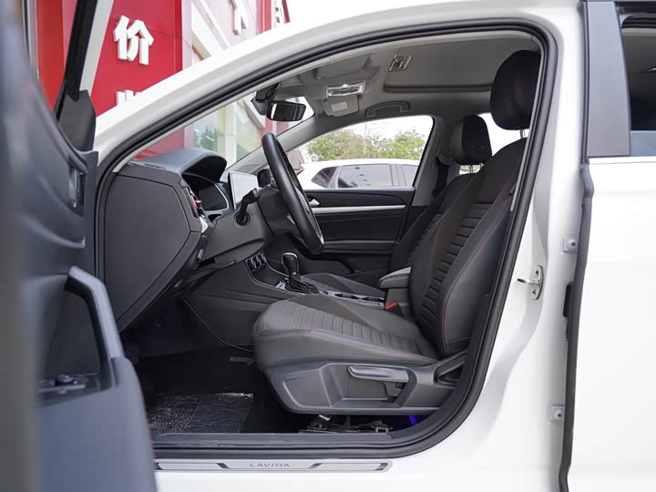 Фото 5 - Volkswagen Lavida