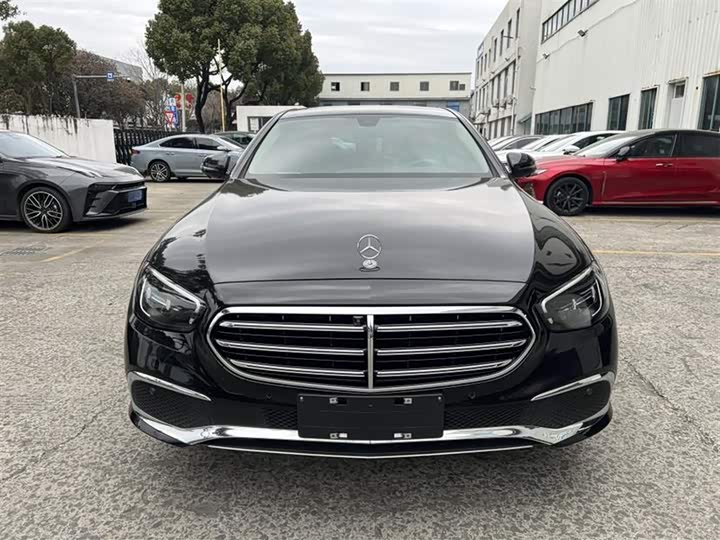 Фото 3 - Mercedes-Benz E-Class