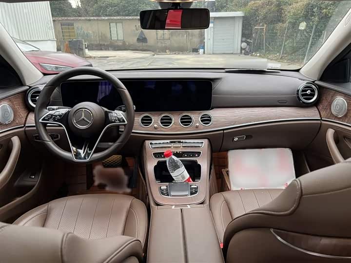 Фото 9 - Mercedes-Benz E-Class