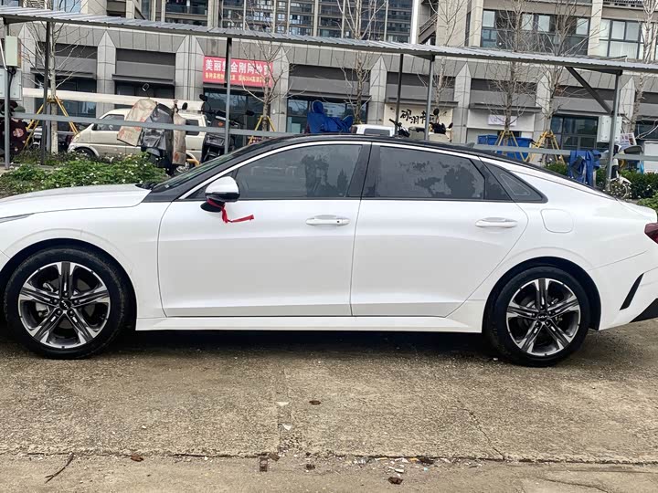 Фото 3 - Kia K5