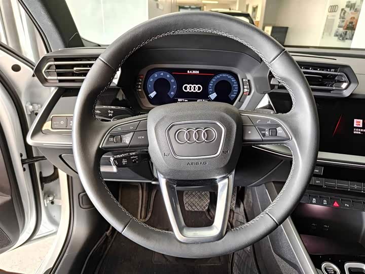 Audi A3 2026 2026款 A3L Limousine 35TFSI 飞驰尊享型
