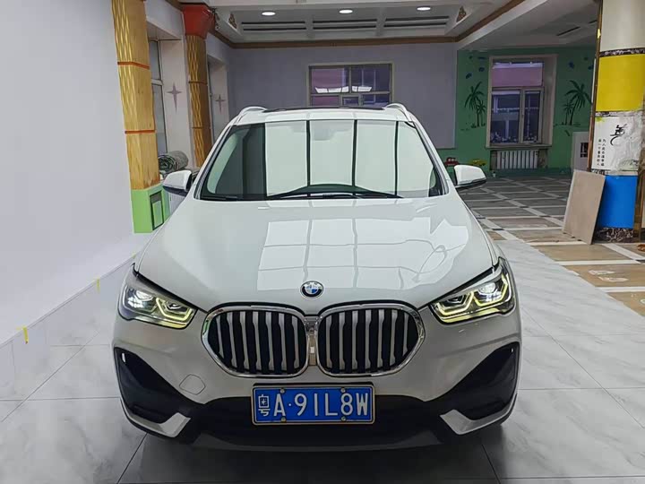 صورة 2 - BMW X1