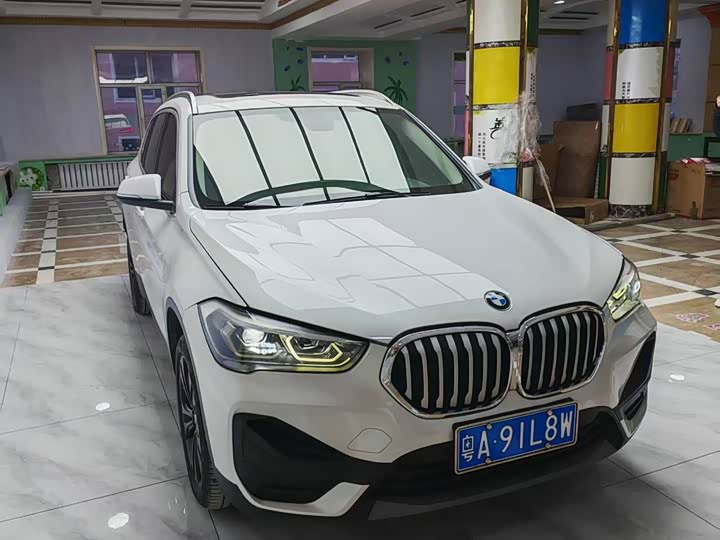 صورة 3 - BMW X1