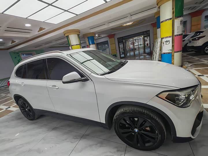 صورة 5 - BMW X1