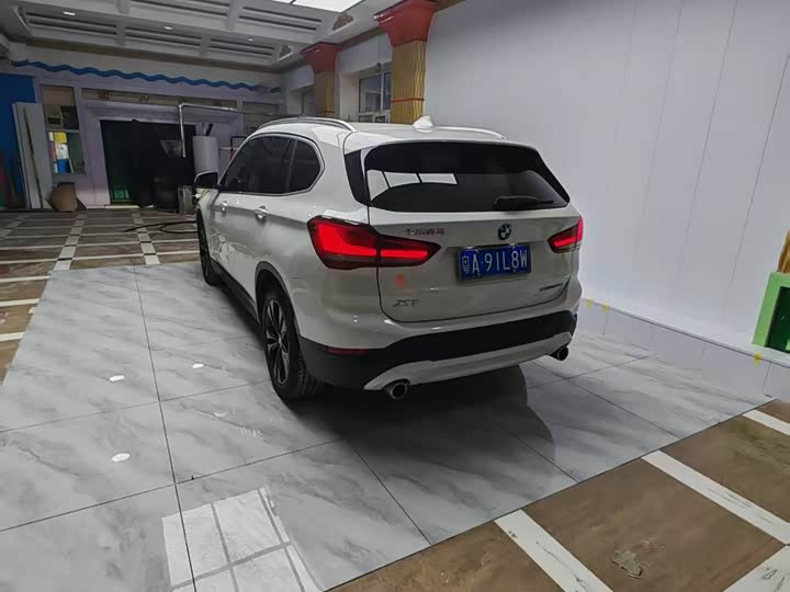 صورة 8 - BMW X1