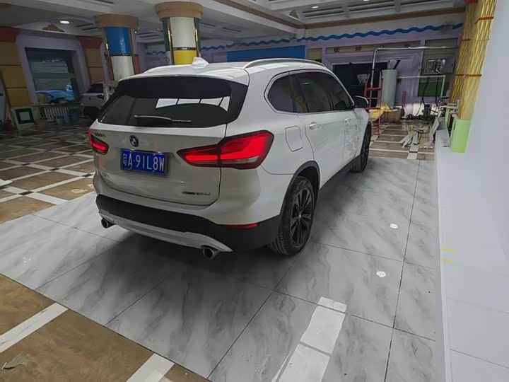 صورة 9 - BMW X1