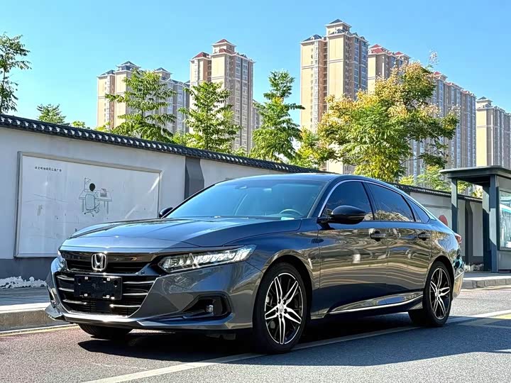 Фото 1 - Honda Accord