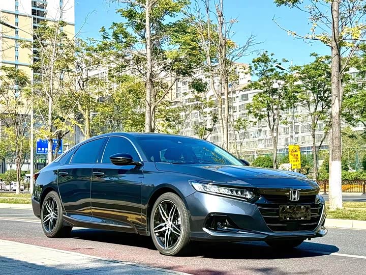 Фото 3 - Honda Accord
